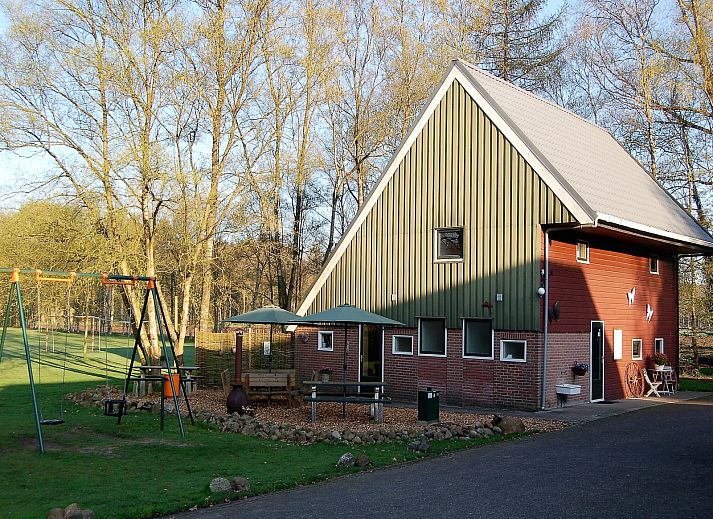 Guest house 170432 • Holiday property Midden Drenthe • Mooi 12 persoons vakantiehuis midden in het bos in Drenthe
