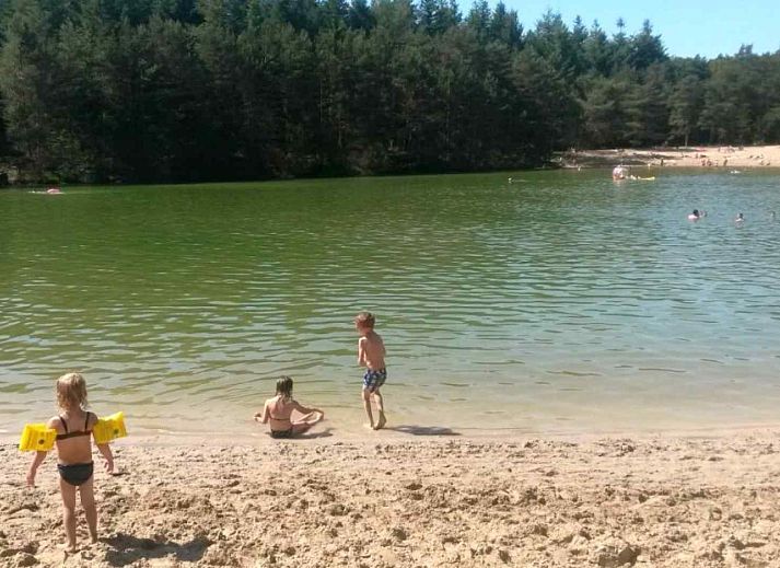DG988 Ferienhaus in Schoonloo, Drenthe mit grosser Veranda und gruener Umgebung.