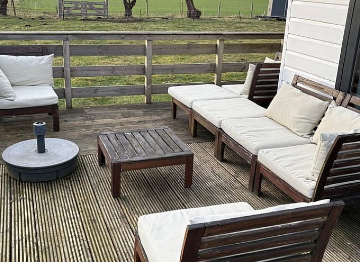 Adembenemende zonsondergang bij Vakantiehuisje in Wezuperbrug, omgeven door natuur in Midden Drenthe, Drenthe.