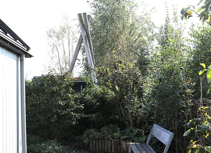 Terras van Vakantiehuisje in Beilen met comfortabele stoelen, Midden Drenthe, Drenthe.