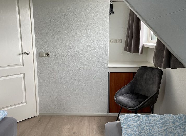 Functionele keukenruimte in Hunzedrome 82 vakantiehuis Gasselternijveen, Drenthe met eetgedeelte.