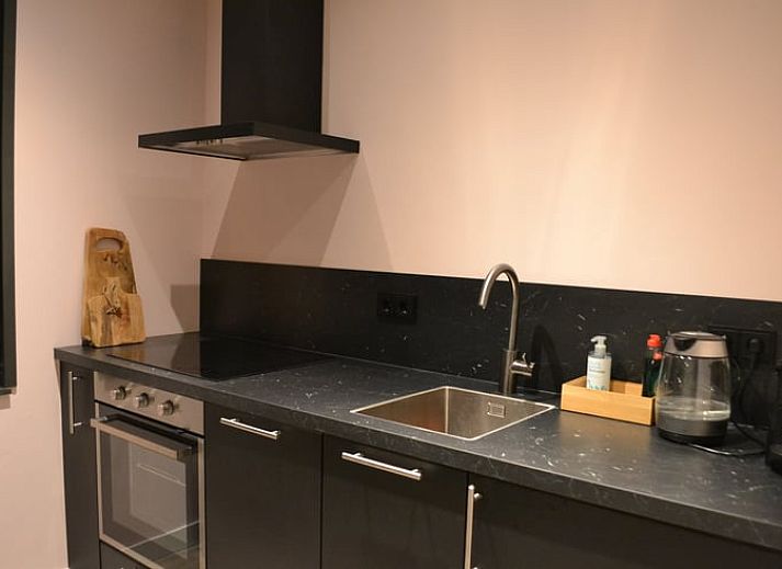 Side view of cottage in Gasselte, nestled in the nature of Middle Drenthe.