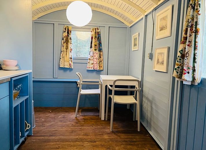 Cottage in Papenvoort, a charming cottage in Central Drenthe, surrounded by nature and equipped with a cozy porch.