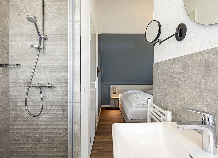 Moderne woonkamer in 8-persoons woning 8ELV, Westerbork, Midden Drenthe.