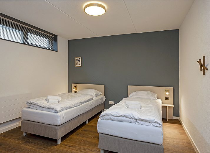 Gezellige zithoek met uitzicht in 8-persoons woning 8ELV, Westerbork.