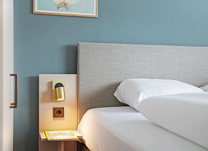 Uitzicht op de 6-persoons bungalow 6ELW aan het water in Westerbork, Drenthe.