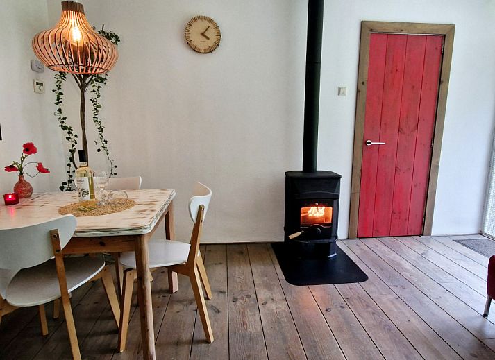 Gezellig terras bij DG1928 vakantiehuis in Hooghalen, Drenthe.