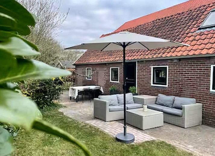 Vakantiehuisje in Hooghalen met charmante bakstenen gevel, gelegen in de natuur van Midden Drenthe, Drenthe.