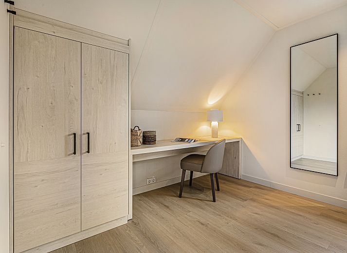 Verblijf 1732109 - Bungalow Midden Drenthe - Hof van Saksen | 10-persoons Wellness Lake view boerderij | 