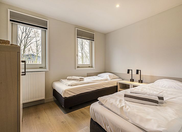 Verblijf 1732109 - Bungalow Midden Drenthe - Hof van Saksen | 10-persoons Wellness Lake view boerderij | 