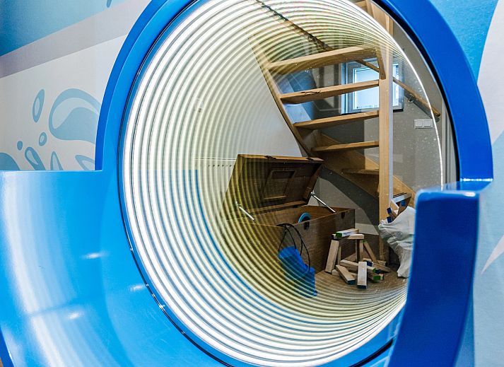 Sfeervolle open haard in Hof van Saksen 6-persoons kinderboerderij 6CEK, Nooitgedacht, Midden Drenthe voor knusse avonden.