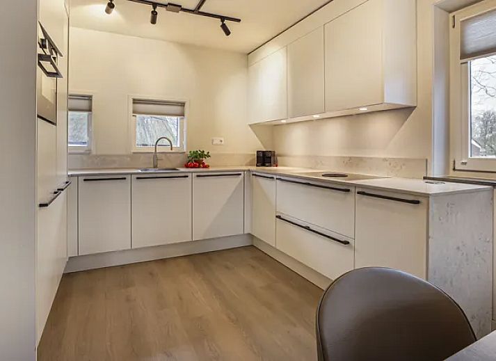 Verblijf 173260 - Bungalow Midden Drenthe - Hof van Saksen | 10-persoons Wellness Lake view boerderij |