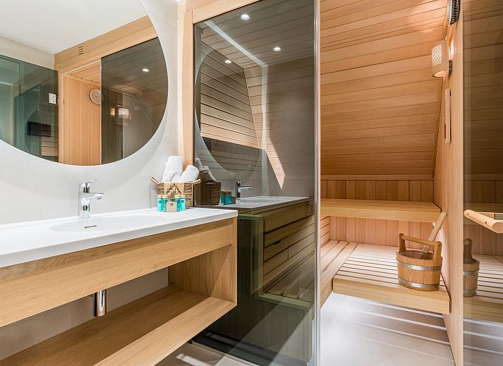 Verblijf 173287 - Bungalow Midden Drenthe - Hof van Saksen | 6-persoons Wellness Waterfront boerderij | 