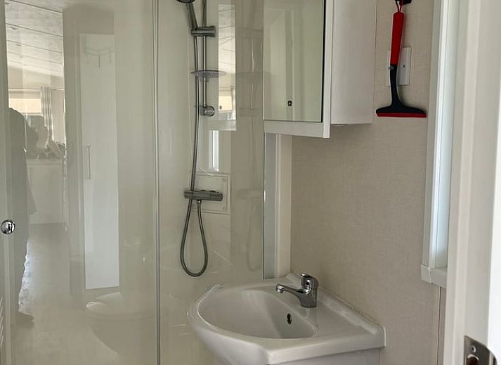 Vacation cottage in Eeserveen, Drenthe with sunny terrace and surrounding nature.