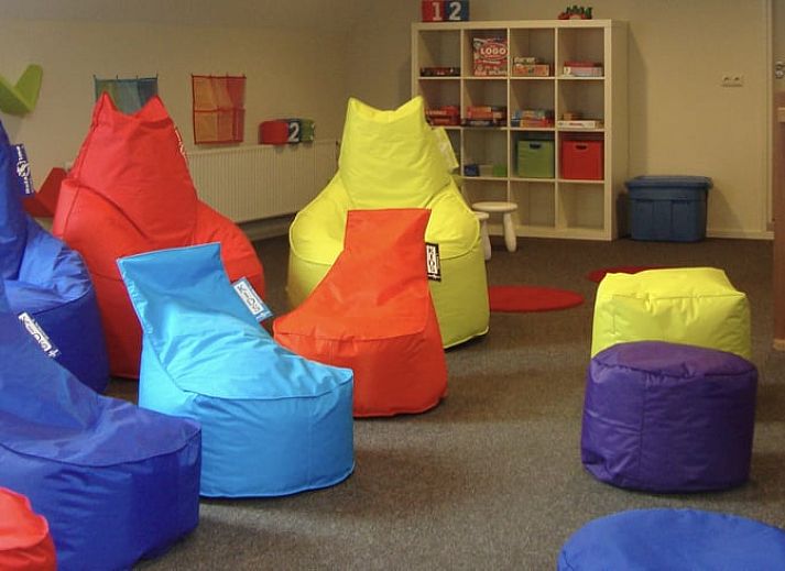 Rustieke veranda bij Vakantiehuisje in Witteveen, ideaal voor een rustige vakantie in Midden Drenthe.