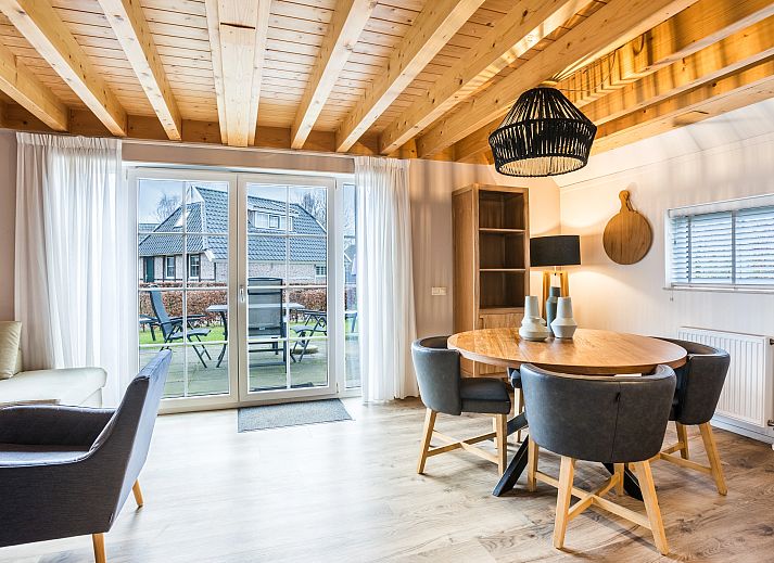 Gezellige woonkamer in Orveltermarke 4-persoons bungalow 4EL, Witteveen, Midden Drenthe.