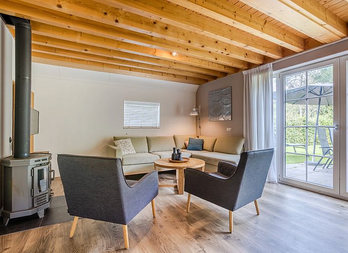 Plattegrond van de Orveltermarke 6-persoons bungalow 6EL in Witteveen, Midden Drenthe, met ruime slaapkamers en moderne badkamer.
