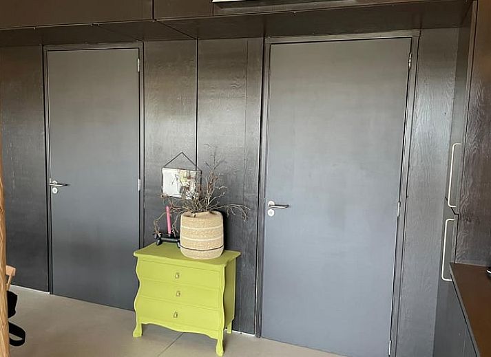 Komfortables Schlafzimmer im Ferienhaus in Odoorn, Zentral-Drenthe, Ferienunterkunft mit luxurioesen Betten.