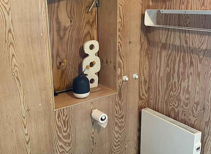 Aussenbereich mit Feuerstelle und Stuehlen im Ferienhaus in Odoorn, Zentral-Drenthe, Ferienhaus.