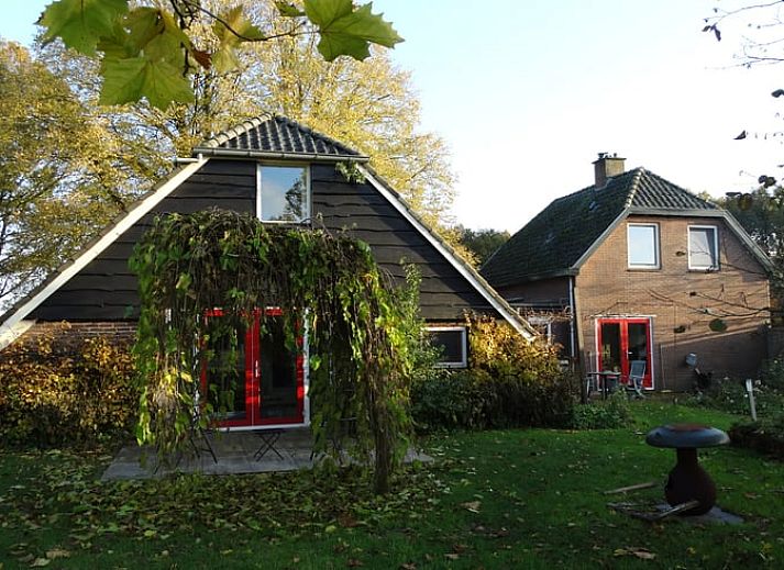Ferienhaus in Geeuwenbrug, Midden Drenthe, bietet einen charmanten Aufenthalt mit einer Terrasse inmitten der Natur im Herzen von Drenthe.