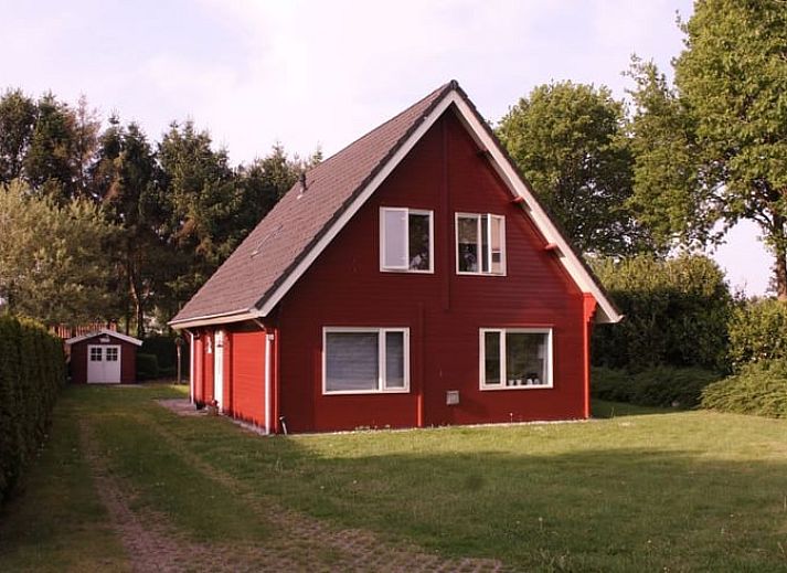 Ferienhaus in Nieuw Balinge, umgeben von ueppiger Natur in Zentral-Drenthe, ideal fuer Naturliebhaber.
