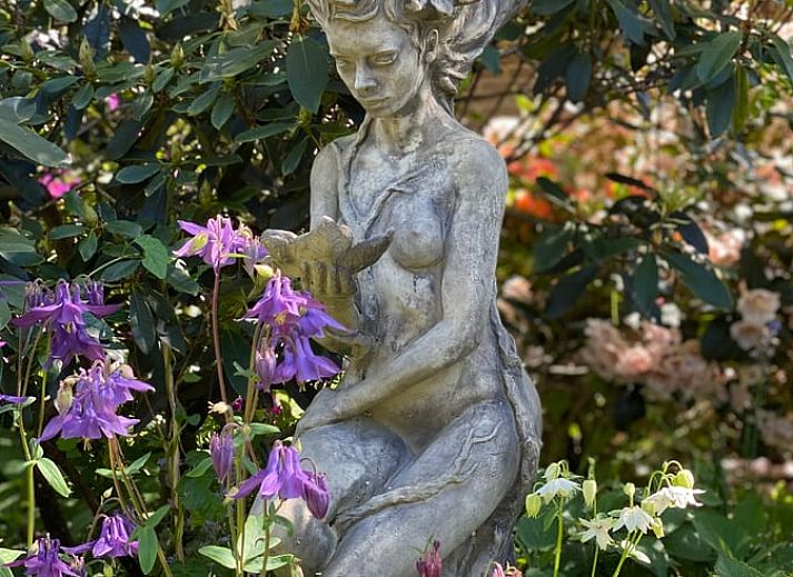 Stijlvolle badkamer met natuurthema in Vakantiehuisje in Westdorp, Midden Drenthe.