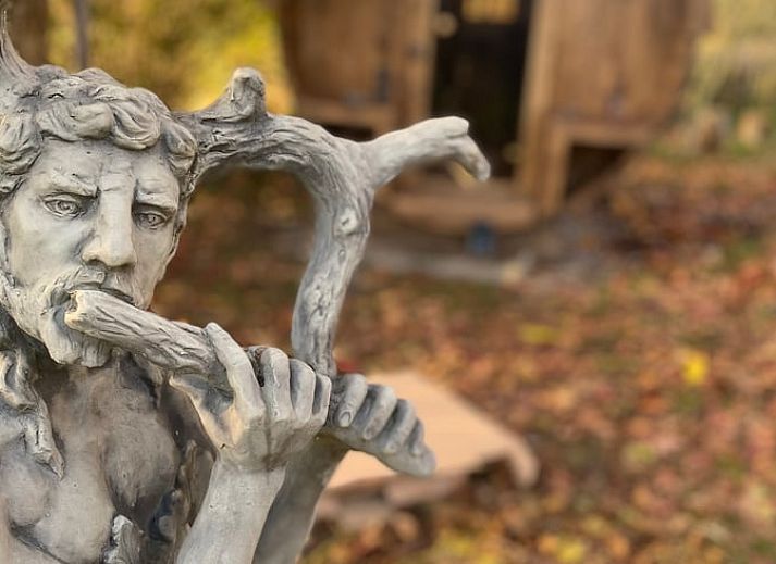 Moderne douche met natuuraccenten in Vakantiehuisje in Westdorp, Midden Drenthe.
