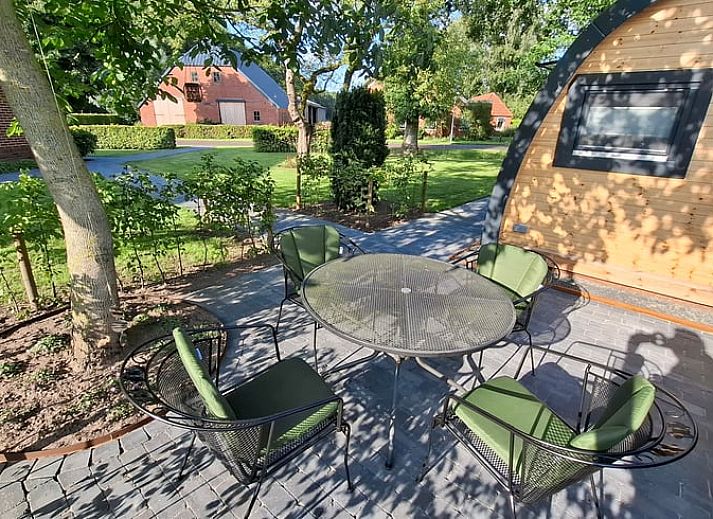 Rustikales Ferienhaus in Westdorp, Zentral-Drenthe, umgeben von ueppiger Natur.