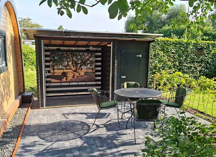 Rustikales Ferienhaus in Westdorp, Zentral-Drenthe, umgeben von ueppiger Natur.