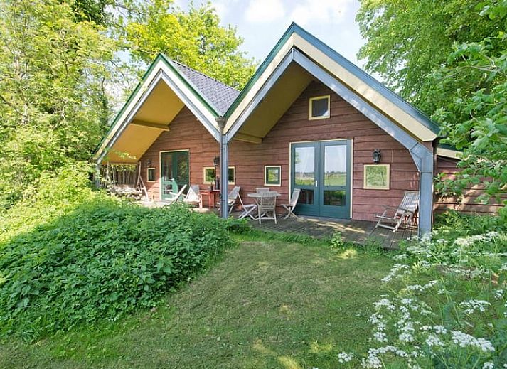 Sfeervolle slaapkamer in Vakantiehuis in Een, Noord Drenthe. Comfortabele bedden voor een goede nachtrust.