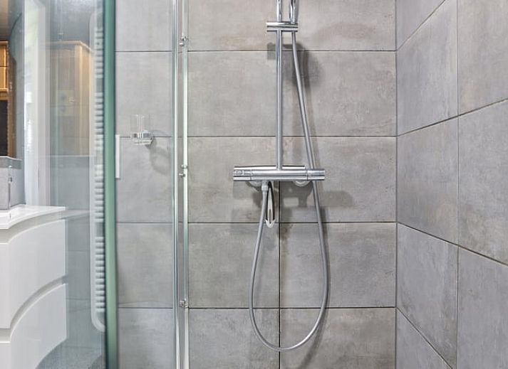 Vakantiehuis in Een, Noord Drenthe, omgeven door groene natuur en rust.