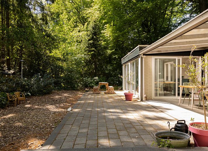 Natuurrijke omgeving bij Vakantiehuis in Een, Noord Drenthe, met prachtig meer.