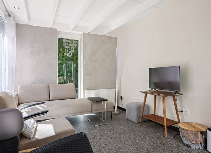 Moderne badkamer in Vakantiehuis in Een, Noord Drenthe, met luxe douche.
