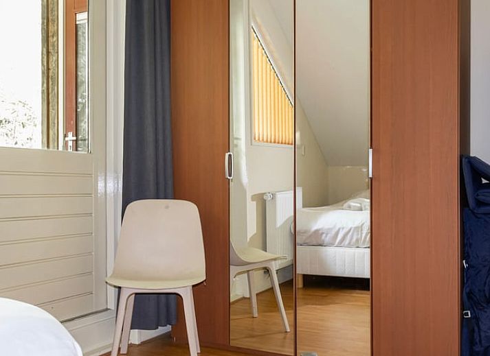 Luxurioeses Badezimmer mit Whirlpool im Ferienhaus in Een, Ferienhaus in Nord-Drenthe, ideal fuer Entspannung und Komfort.