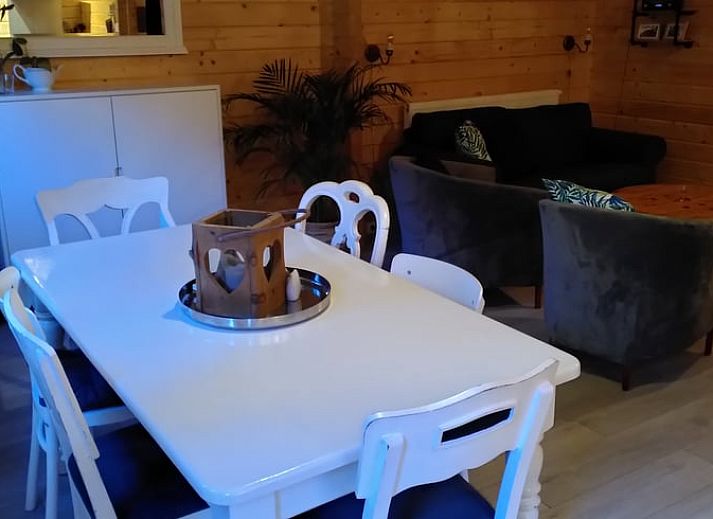 Huisje in Eext, vakantiehuis in Noord Drenthe omringd door bloeiende natuur.