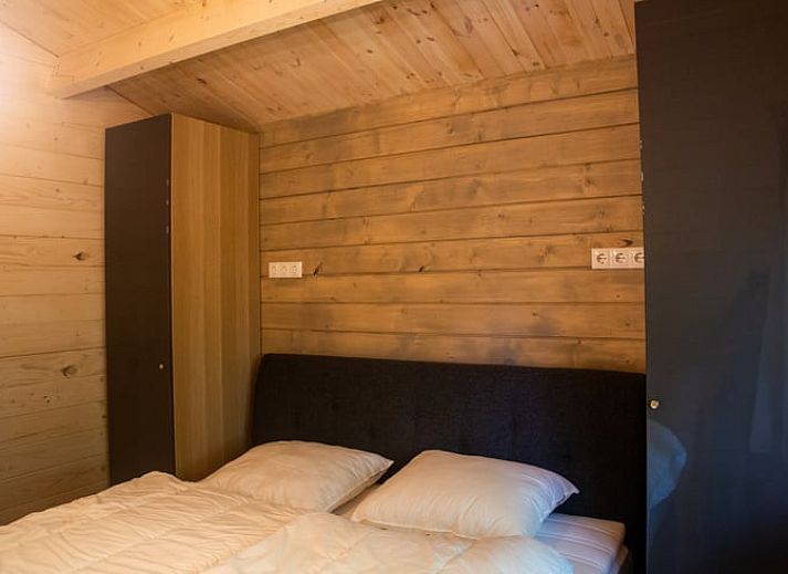 Ruime veranda van Huisje in Eext, ideaal voor ontspanning in de natuur van Noord Drenthe.