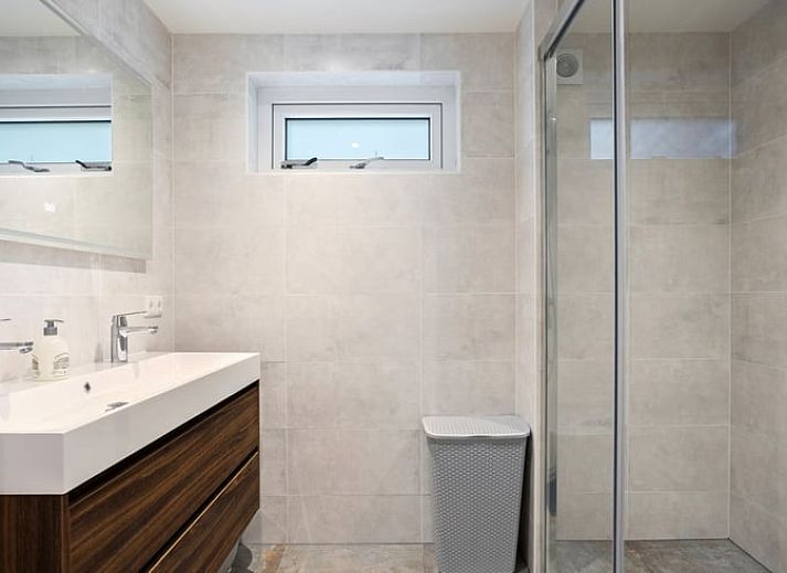 Ferienhaus in Norg, umgeben von gruener Natur in Nord-Drenthe, ideal fuer Ruhe und Entspannung.