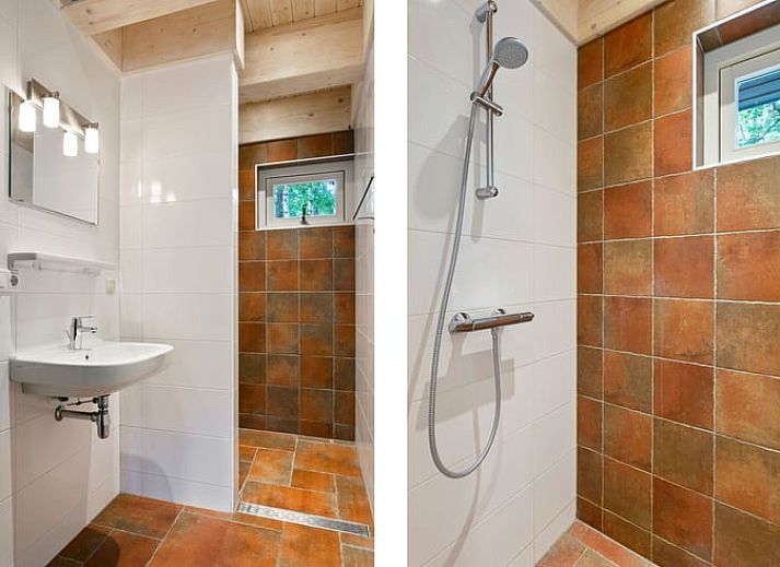 Charmant Vakantiehuisje in Norg, Drenthe met ruime veranda en groene omgeving.