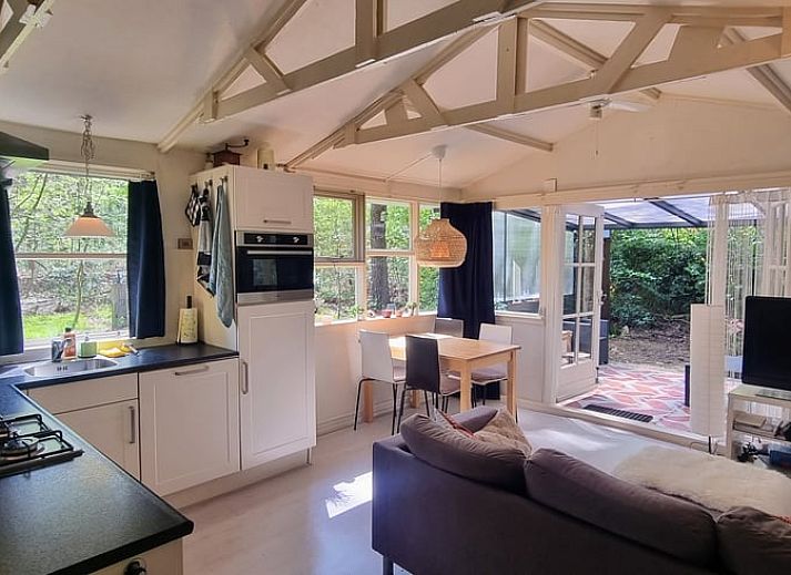 Das rustikale Ferienhaus Cottage in Norg, umgeben von Natur in Nord-Drenthe, bietet eine ruhige Zuflucht im waldreichen Norg.