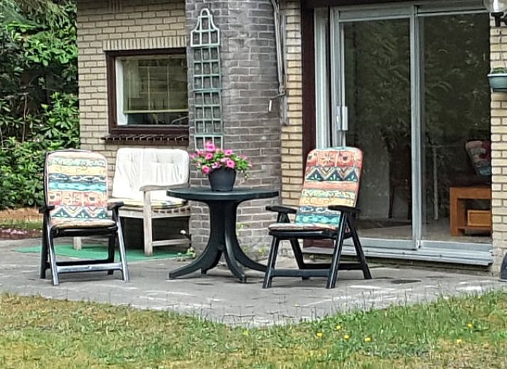 Gemuetlicher Innenbereich des Ferienhauses in Norg, Nord-Drenthe, mit gemuetlicher Kueche und Essbereich fuer einen entspannten Aufenthalt.