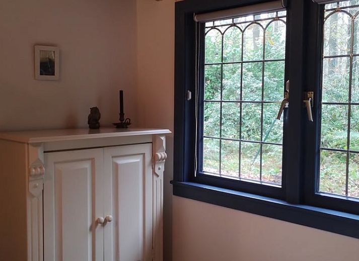 Ferienhaus in Norg, Nord-Drenthe, umgeben von ueppiger Natur, mit einer einladenden Terrasse fuer einen entspannten Aufenthalt.