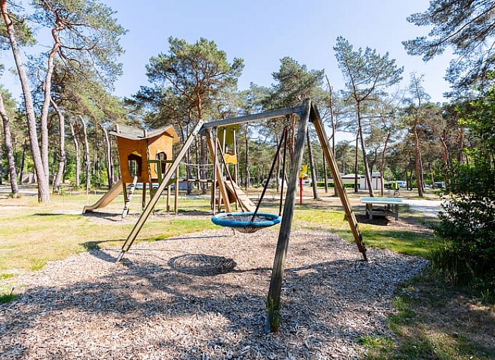 Keuken van Huisje in Norg, vakantiehuis in Noord Drenthe, met uitzicht op de omliggende natuur.