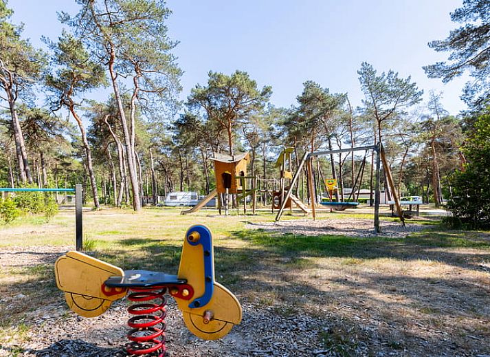 Keuken van Huisje in Norg, vakantiehuis in Noord Drenthe, met uitzicht op de omliggende natuur.