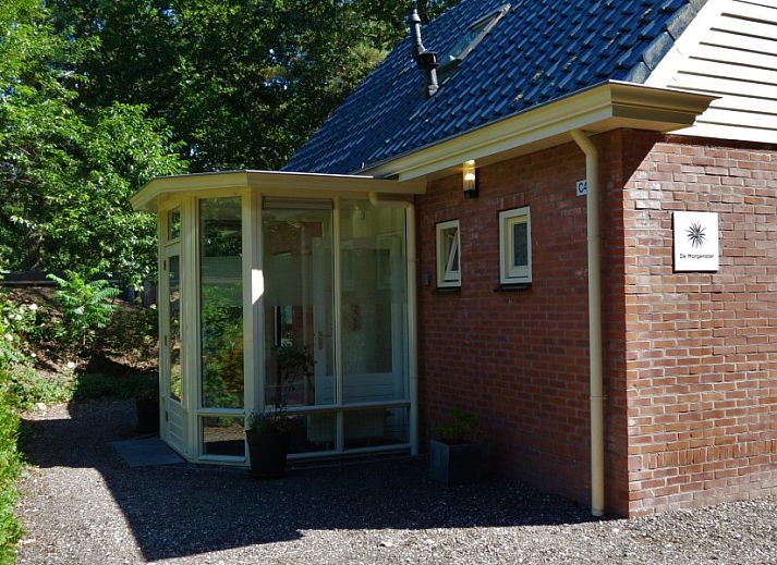 Ferienhaus Morgenster in Norg mit charmanter Backsteinfassade und gruener Umgebung in Nord-Drenthe.