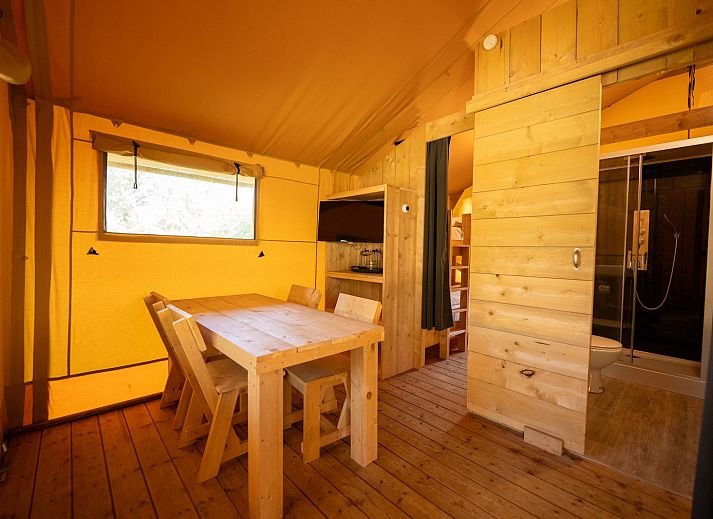 Guest house 181122 - Tent house Noord Drenthe - Vakantiepark «Hunzedal 16»