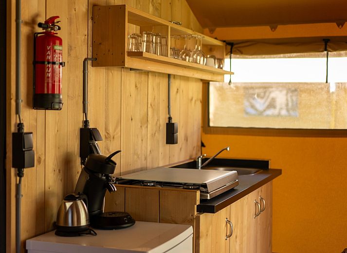Guest house 181122 - Tent house Noord Drenthe - Vakantiepark «Hunzedal 16»