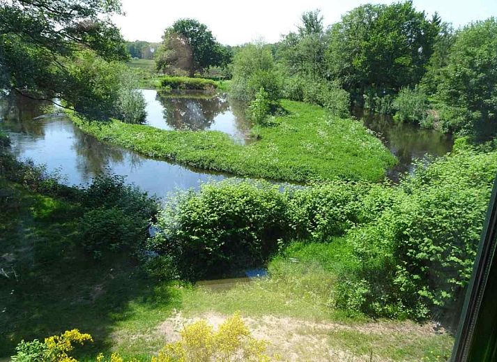 Charmantes Holzhaus DG575 in Schipborg, Nord-Drenthe mit Terrasse.