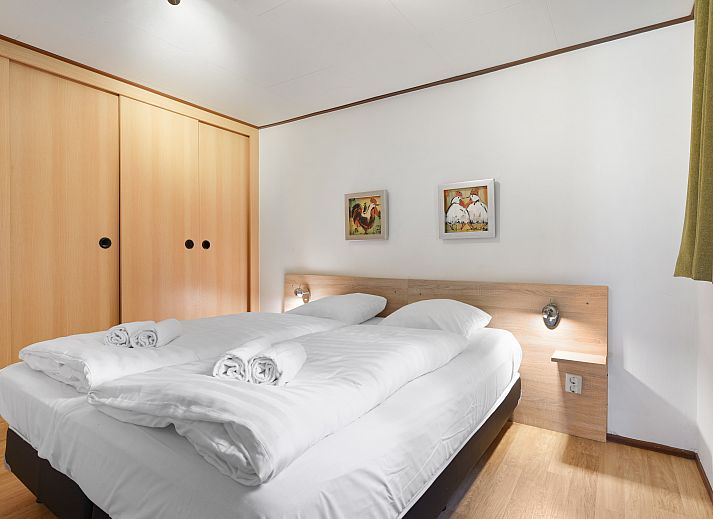 Stijlvolle eetruimte in Het Land van Bartje 4-persoons peuterstacaravan, Ees, Noord Drenthe.