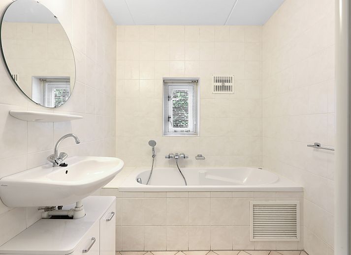 Verblijf 1829104 - Bungalow Noord Drenthe - Het Land van Bartje | 8-persoons boerderij | 8L