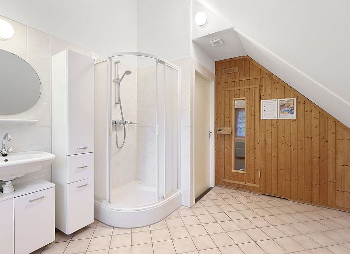 Verblijf 1829104 - Bungalow Noord Drenthe - Het Land van Bartje | 8-persoons boerderij | 8L